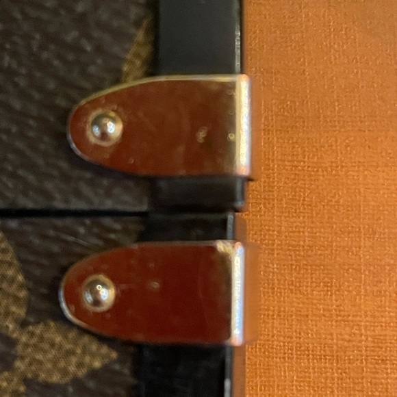 LOUIS VUITTON
Monogram Canvas Eye Trunk iPhone 7 Plus Cover/Case - Picture 9 of 15